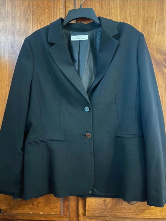Tahari Jackets & Blazers - Tahari Black Women's Tailored Single-Breasted Blazer